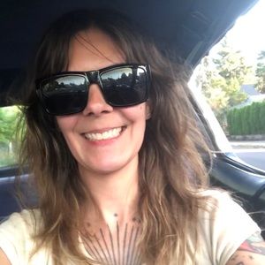 Meet your Posher, Lottie